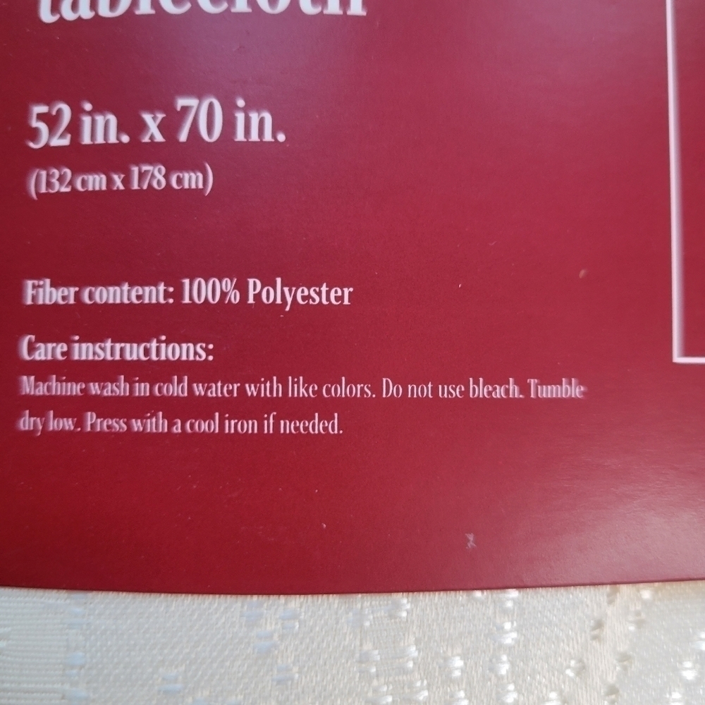 Red or White Poinsettia 52x70"Oblong Tablecloths - Picture 10 of 12